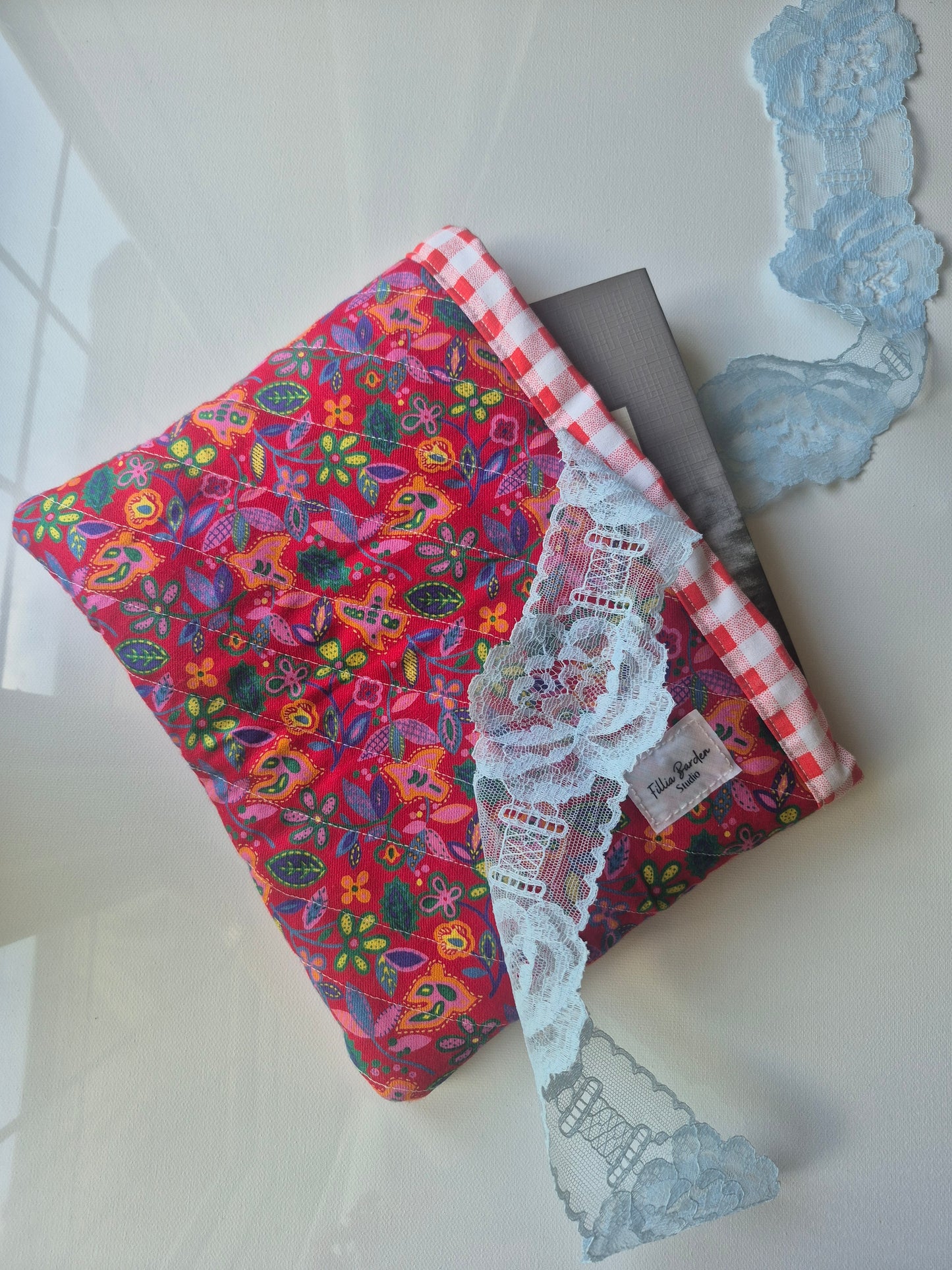 Book Sleeve Red Paisley